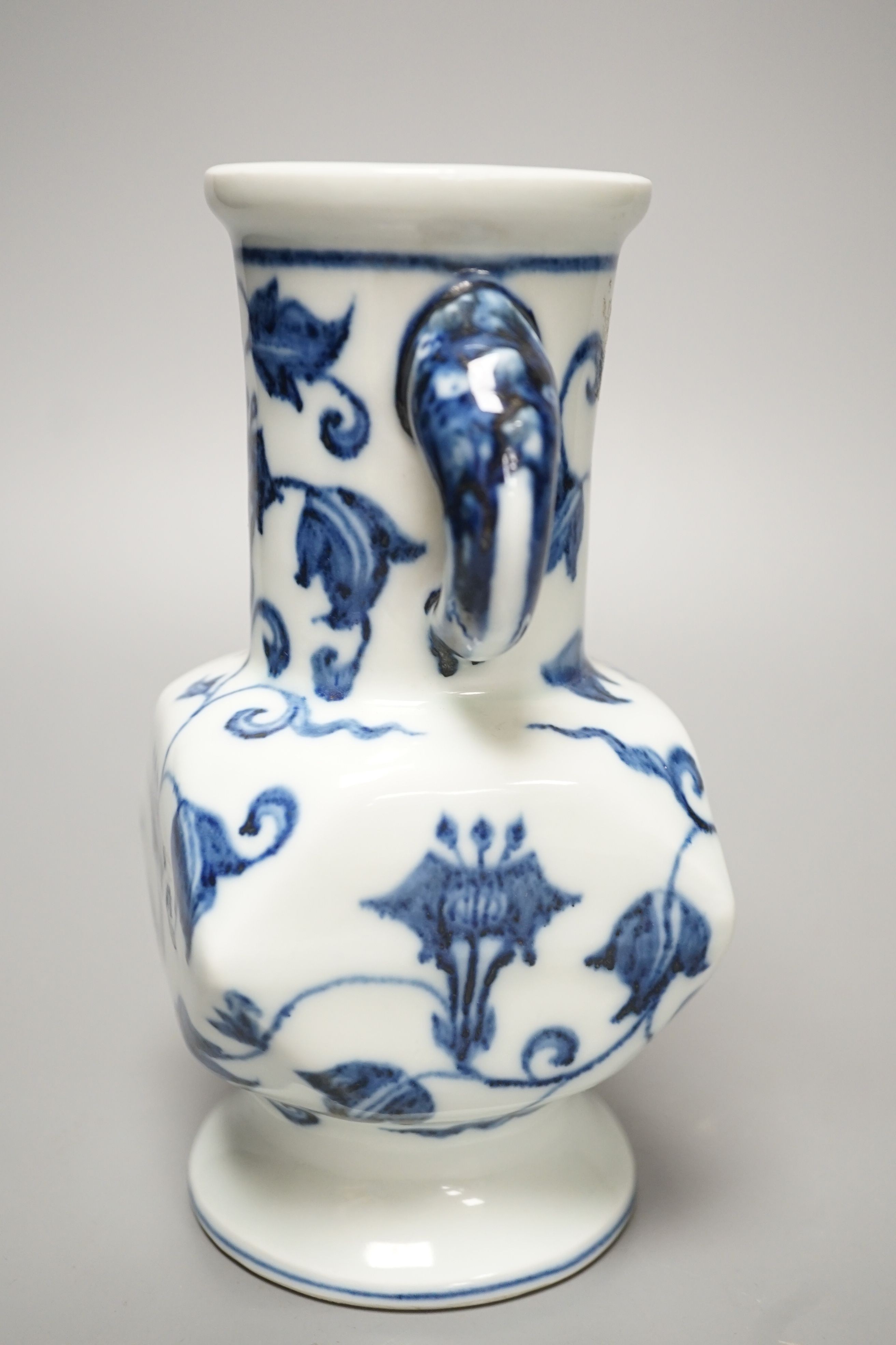 A Chinese blue and white two handled vase, height 18cm